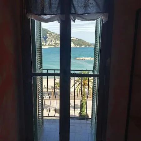Vue Mer Vieille 2 Pers Mentona